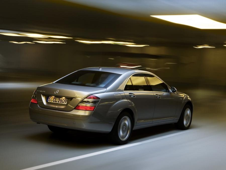  Mercedes-Benz S500 4Matic 2007 года  (фото 40 из 45)